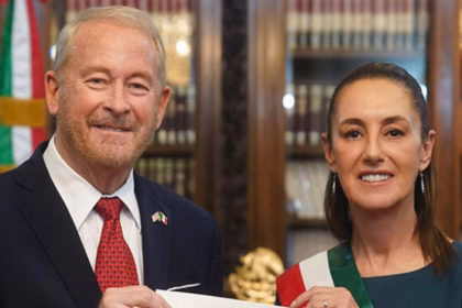 Sheinbaum se reúne por tercera vez con embajador de EU, Ronald Johnson