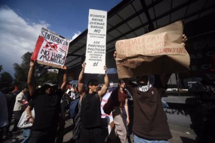 Tercera marcha contra la gentrificación en Ciudad de México genera movilización masiva