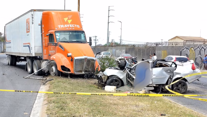 Accidente vial en San Nicolás deja pareja fallecida tras choque entre tráiler y automóvil