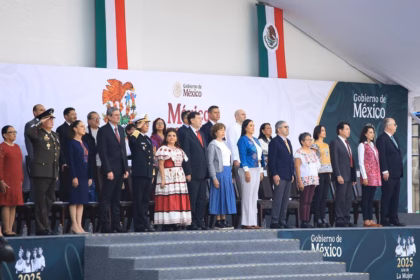 Ariadna Montiel acompaña a Claudia Sheinbaum en ceremonia por Tenochtitlán