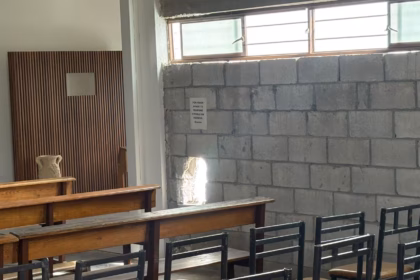 Roban iglesia en Torreón tras hacer un hoyo en la pared