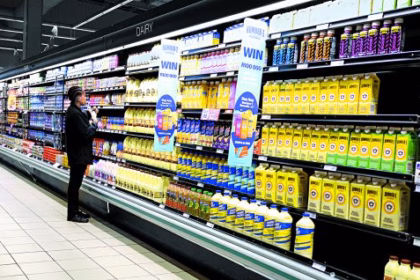 Aranceles de Trump impactan ligeramente la inflación en EE.UU. alcanzando 2.4%