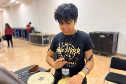 Coral Arenas, la joven que combina música y ingeniería en la OSIM
