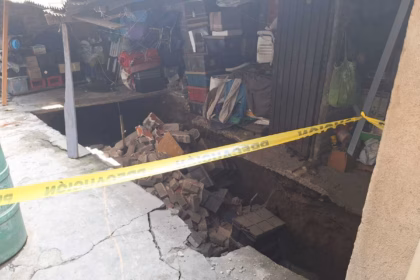 Socavón de 20 metros en vivienda de GAM causa evacuaciones