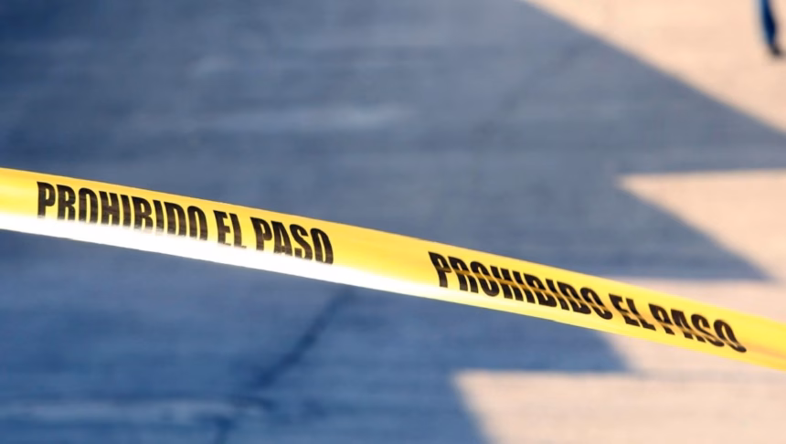 Mujer intenta llevarse a su hijo con armas en Iztapalapa