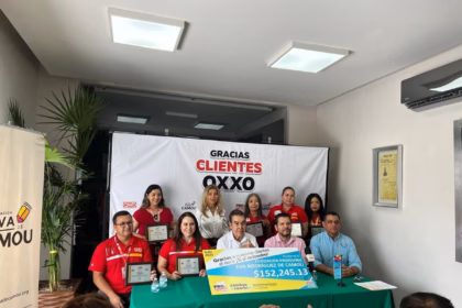 Oxxo dona más de 152 mil pesos a fundación Eva de Camou en Sonora