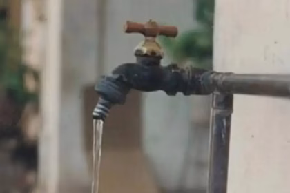 Falta de agua en colonias de Veracruz por mantenimiento en pozo