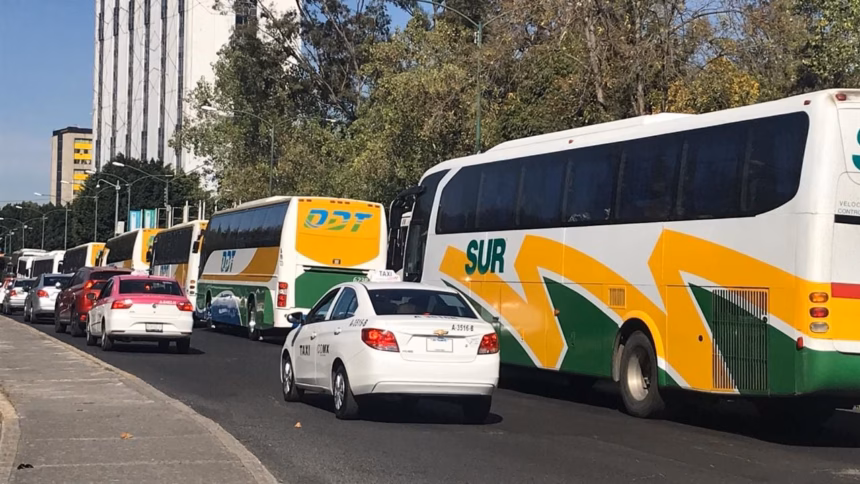 Apedreamiento, el principal delito que afecta a autobuses en México