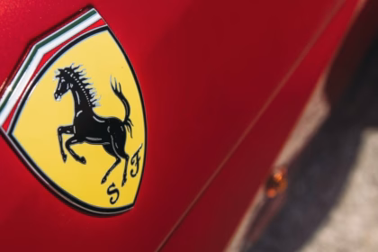 Acciones de Ferrari caen 12%, mayor desplome desde 2016