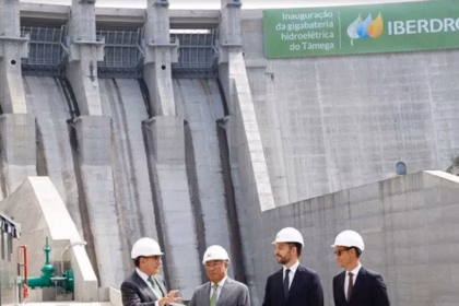 Iberdrola vende 15 plantas en México a Cox por 4,200 mdd