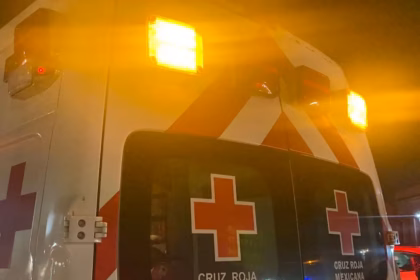 Accidente en Veracruz entre auto particular y camión deja una lesionada