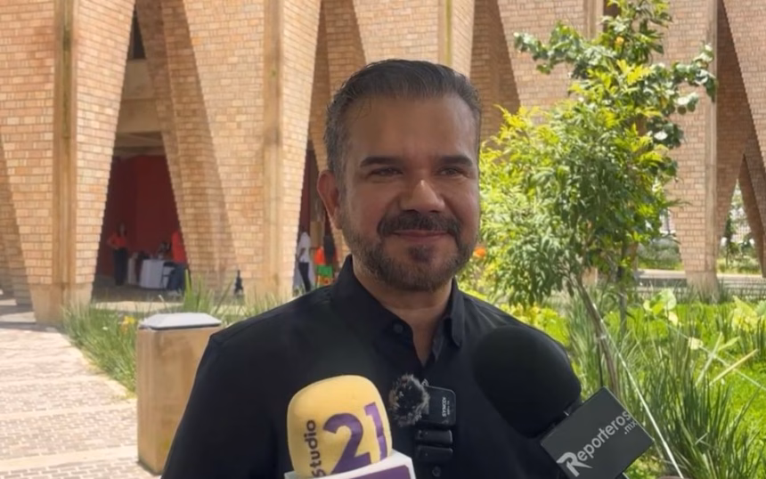 Gobierno de Tepic atiende hundimiento en Avenida Jacarandas