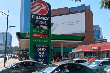 Fitch mejora la calificación de Pemex, pero advierte su fragilidad financiera