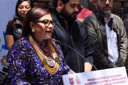 Brugada impulsa reducción de trámites para vivienda social en CDMX