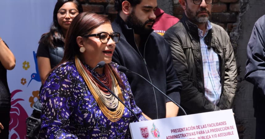 Brugada impulsa reducción de trámites para vivienda social en CDMX