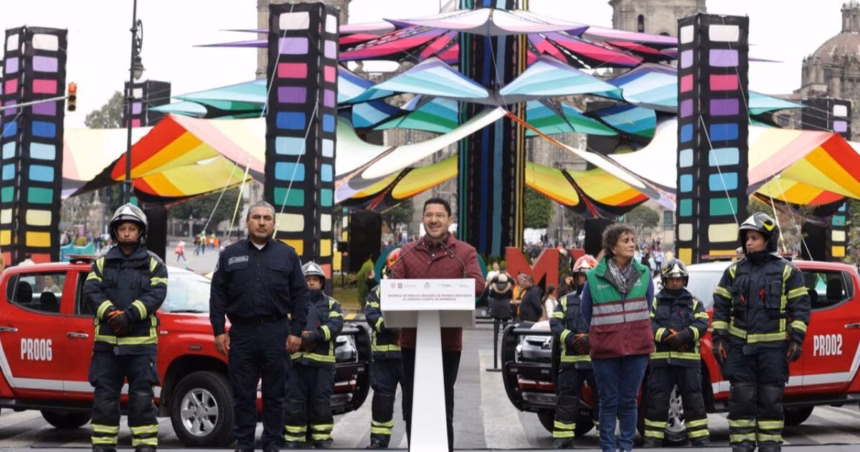 Ciudad de México presenta nueva flotilla de unidades para Bomberos