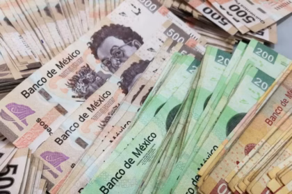 Peso mexicano se fortalece tras prórroga arancelaria con EU