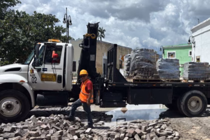 Rehabilitan adoquinado en la zona de la Ermita de Mérida