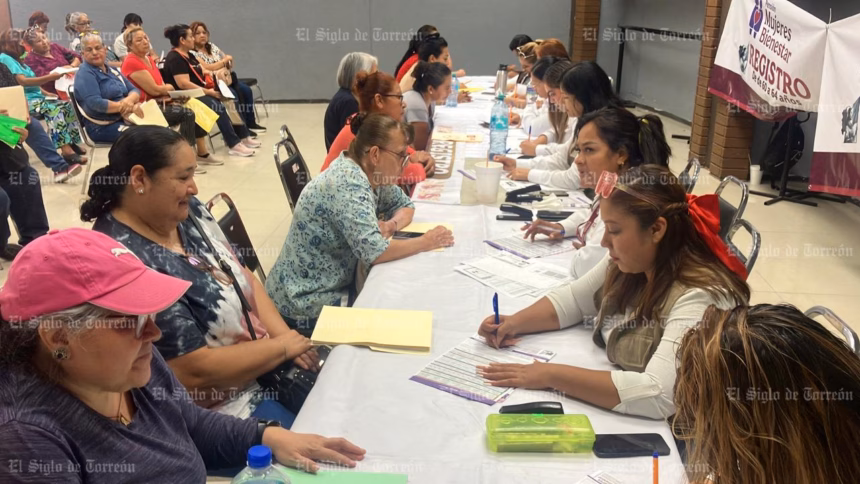 Aumenta la afluencia en el primer día de registro para la Pensión Mujeres Bienestar en Gómez Palacio