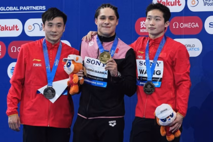 Osmar Olvera conquista el oro en el Mundial de Singapur 2025