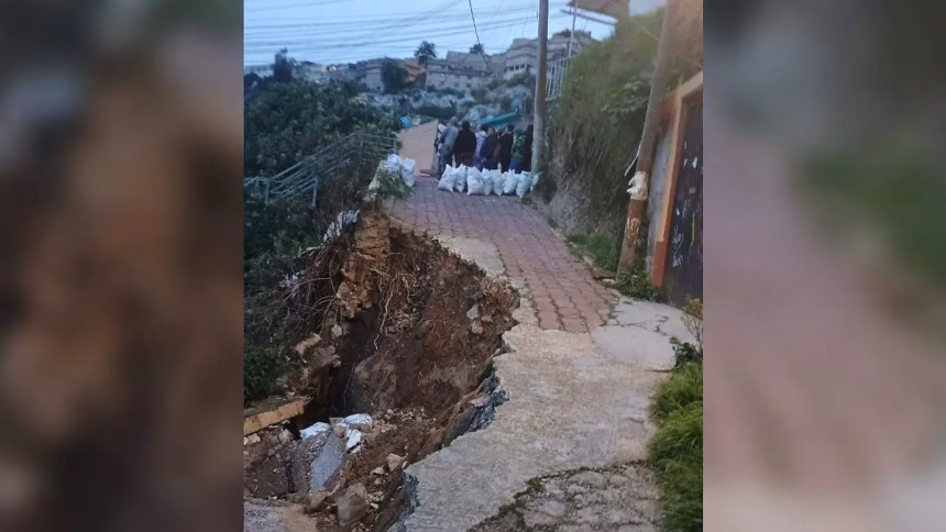 Socavón en Álvaro Obregón pone en riesgo la calle en la colonia Ampliación La Mexicana