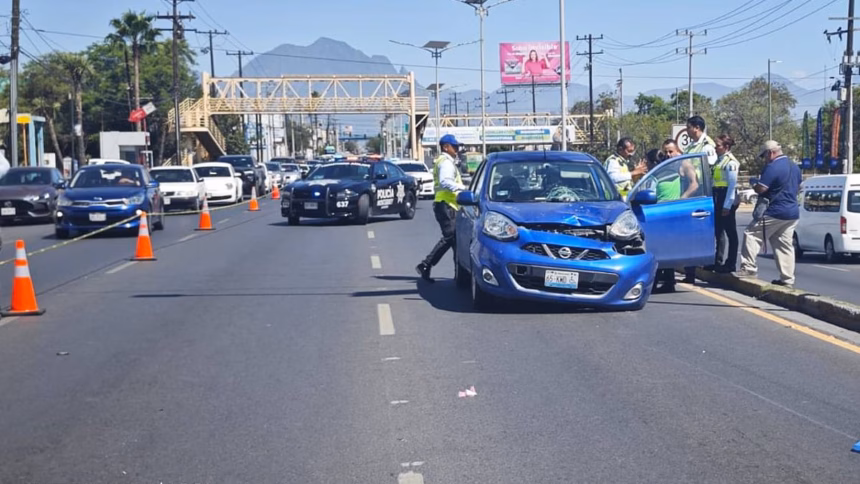 Mujer muere atropellada en Avenida Ruiz Cortines, Monterrey