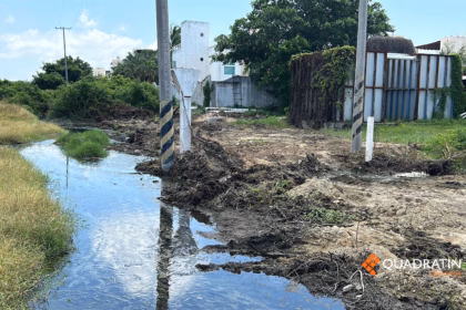 Vertimiento de aguas residuales en laguna de Tres Palos en Acapulco