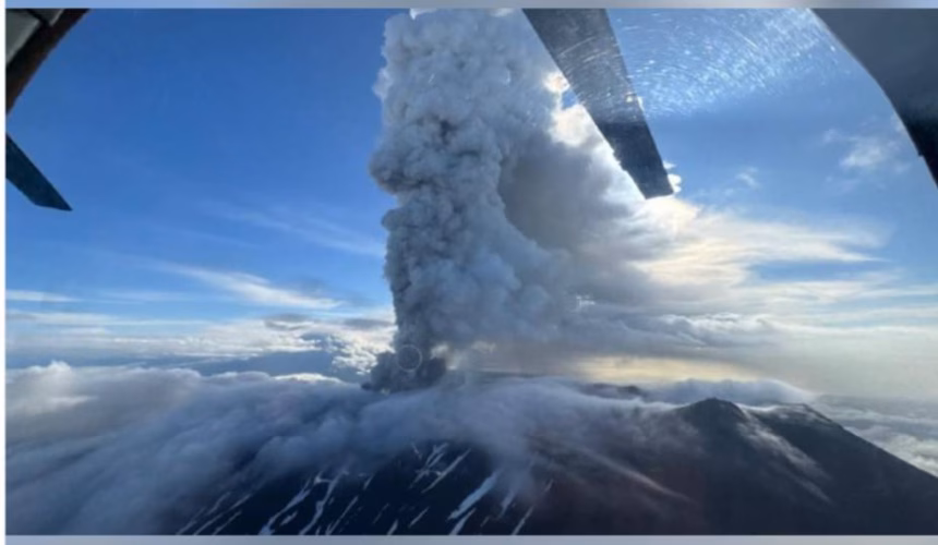 Volcán Krasheninnikov en Kamchatka vuelve a erupcionar tras 460 años