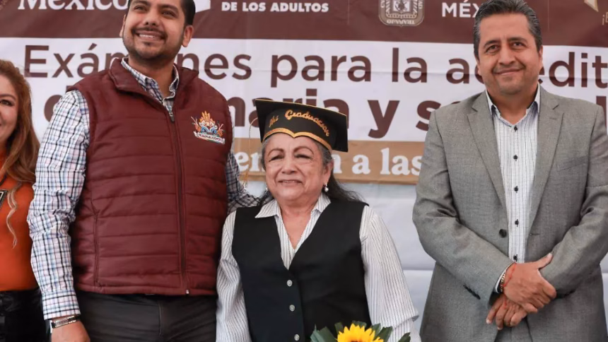 Entregan certificados a estudiantes del programa Atención a la Causa en Nezahualcóyotl