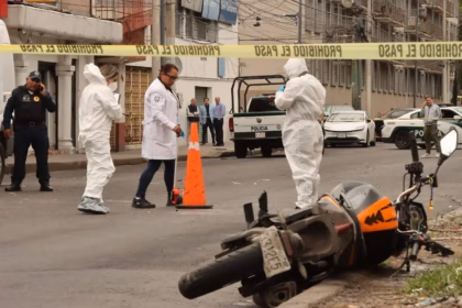Motociclista muere tras choque en Avenida Río Churubusco