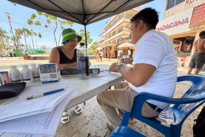 Gobierno de Guerrero mantiene atención médica a turistas en temporada vacacional