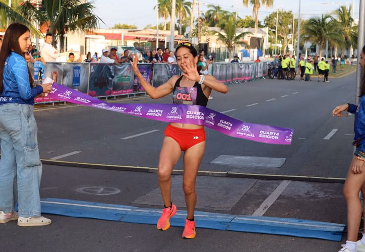 Chetumal 2025: Estela Estrada y Eduardo González dominan la Carrera 21K