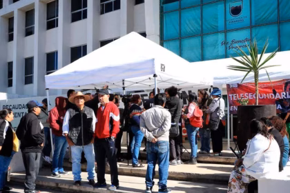Docentes mantienen plantón en la Secretaría de Finanzas de Zacatecas