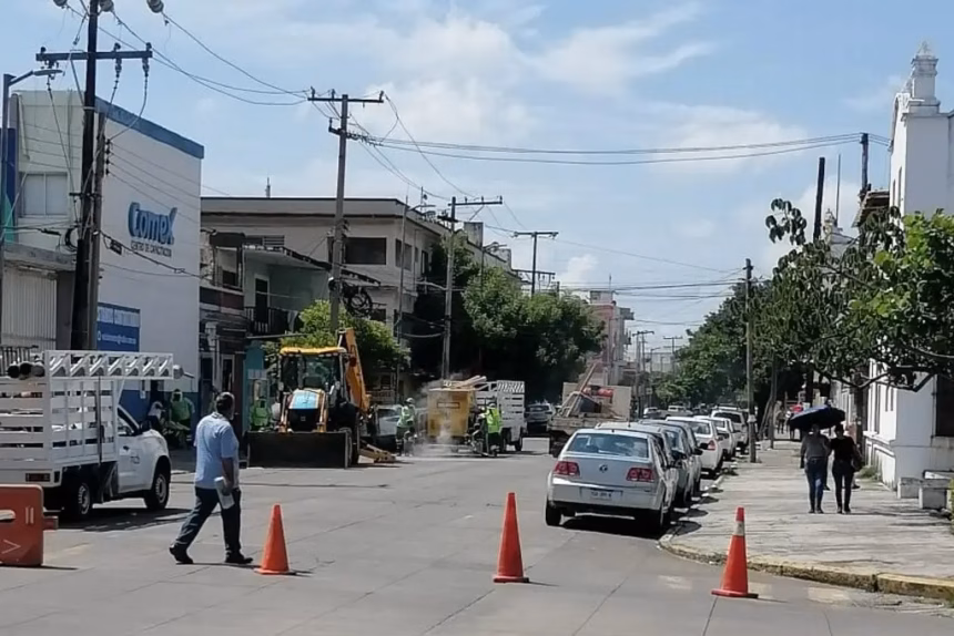 Cierre vial en el centro de Veracruz por trabajos de agua