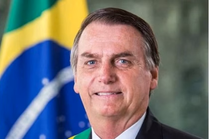 Ordenan arresto domiciliario a Jair Bolsonaro en Brasil