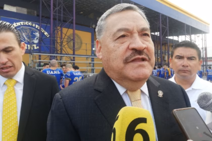 Autoridades de Nuevo León y UANL deben resolver movilidad escolar