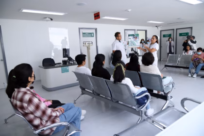 IMSS refuerza la planificación familiar para jóvenes y adolescentes