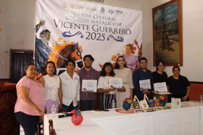 Presentan premios de cuento y poesía en Tixtla de Guerrero