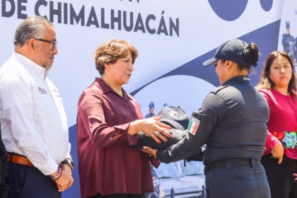 Gobernadora Delfina Gómez entrega patrullas en Chimalhuacán para reforzar seguridad
