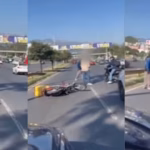 Mujer protege a motociclista de agresión en Guadalupe