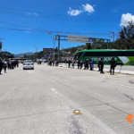 Normalistas bloquean la Autopista en Chilpancingo por plazas
