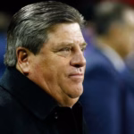 Miguel Herrera elogia a Gilberto Mora y critica al padre de Diego Lainez