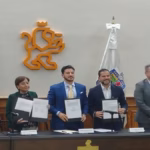 Samuel García firma inventario de emisiones contaminantes en Nuevo León