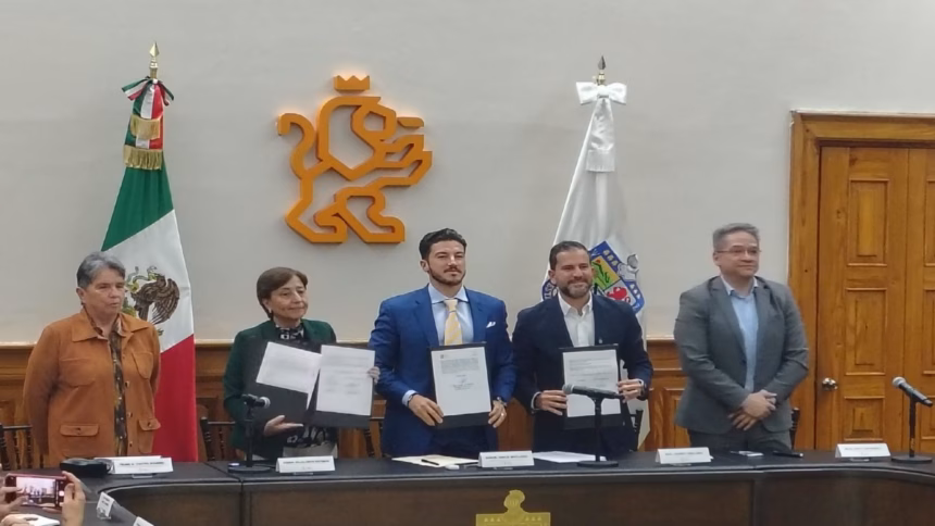 Samuel García firma inventario de emisiones contaminantes en Nuevo León