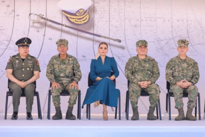 Gobernadora Evelyn Salgado asiste a ceremonia de entrega en la Octava Región Naval