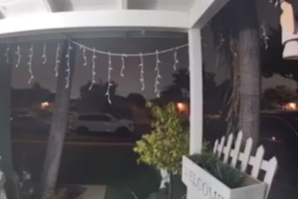 Video viral en California muestra supuesto extraterrestre fuera de una vivienda