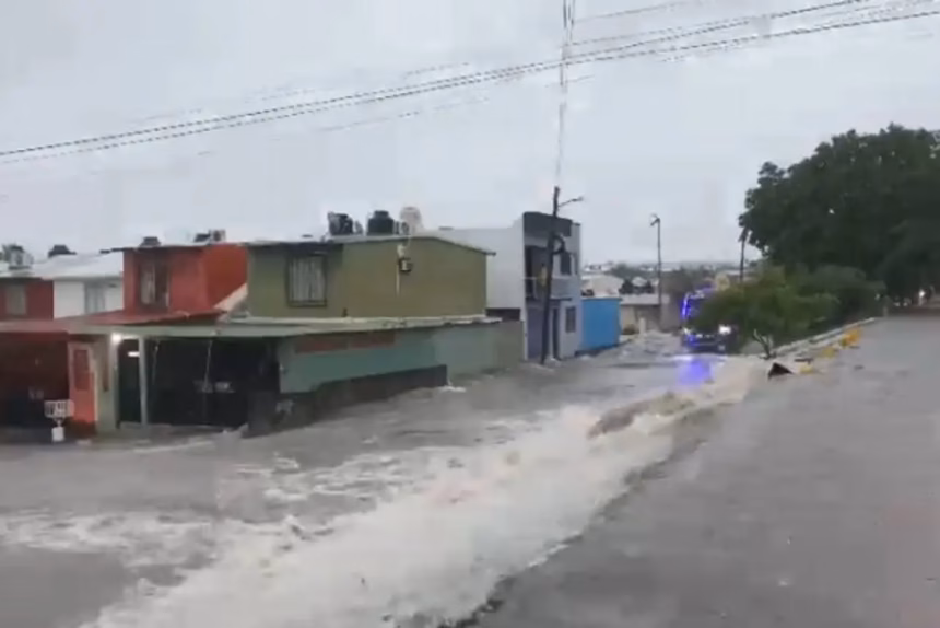 Inundaciones en Veracruz por fuerte aguacero en la zona conurbada