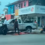 Camioneta embiste puestos semifijos en Acapulco frente a Miramar