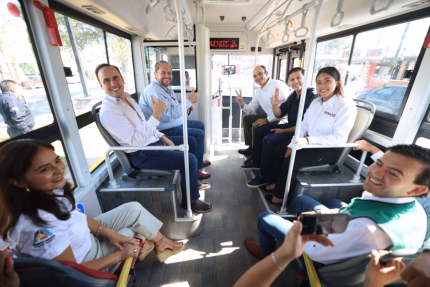 Coahuila impulsa transporte gratuito para estudiantes en Ramos Arizpe