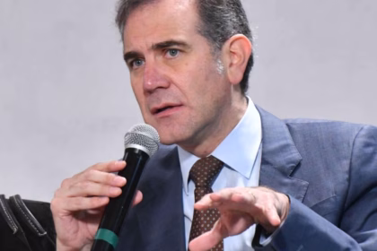 Corte ordena retirar referencia a Lorenzo Córdova en libros de texto